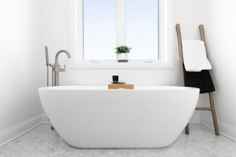 Decked Freestanding Bathtub